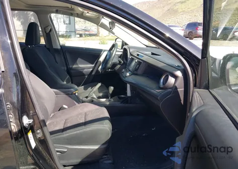 2018 Toyota Rav4 Xle z USA, uszkodzony, nr VIN 2T3WFREV5JW478882